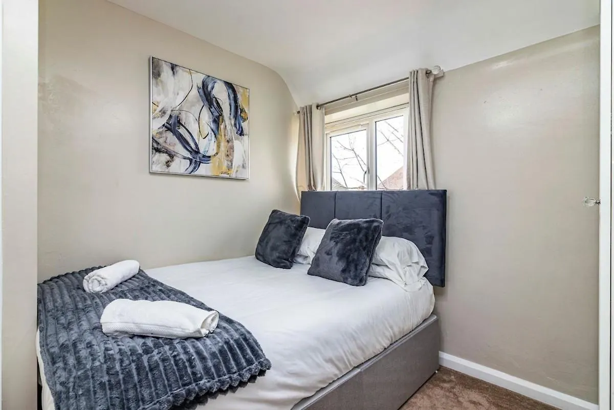 Entire Stylish Family Home With Free Parking Νότιγχαμ 0*,
