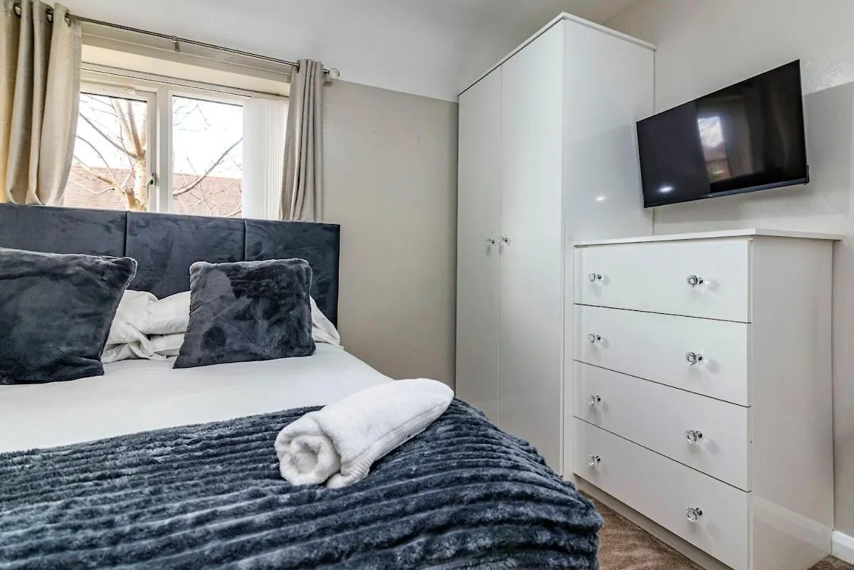 Entire Stylish Family Home With Free Parking Nottingham United Kingdom